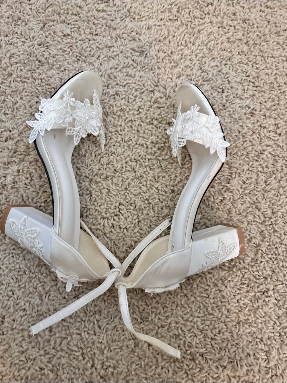 Women's White Lace Block Heel Sandals